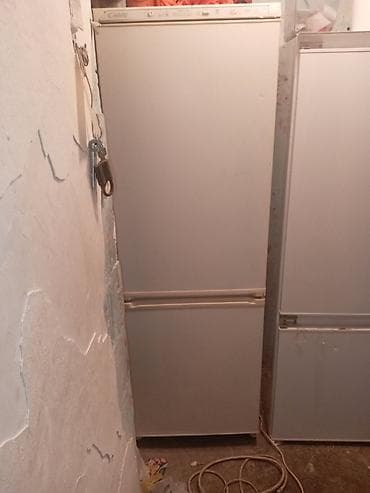 polovni samsung a51: Samsung mini frižider sa zamrzivačem – model - Kompaktan samostojeći — 10