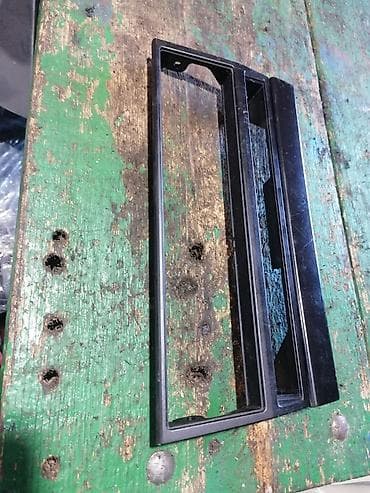 Adapter/ram za ugradnju 1-DIN auto radija (crni plastični okvir) - na lalafo.rs Adapter/ram za ugradnju 1-DIN auto radija (crni plastični okvir) -