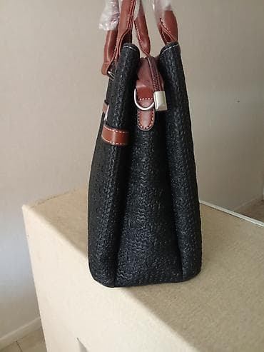new yorker torbe za plazu: Nova prelepa crno braon tašna dužine 30 cm i visine 23 cm. 3 velike — 5