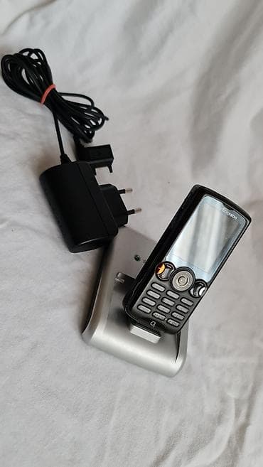 Sony Ericsson W810i Walkman telefon sa opremom Opis: - Model: Sony