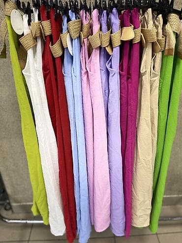siroke pantalone: Ženske letnje široke pantalone sa pletenim kaišem
2000
Din
S M L — 2
