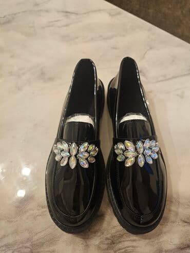 Flat shoes: Loafers, 38.5 — 2