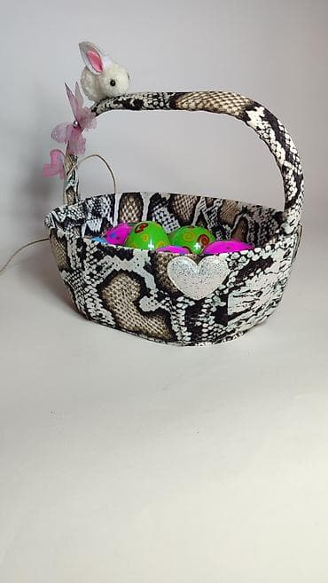 Rasveta: Uskršnja korpica sa ručkom – dezen imitacije zmijske kože, ručni rad — 1