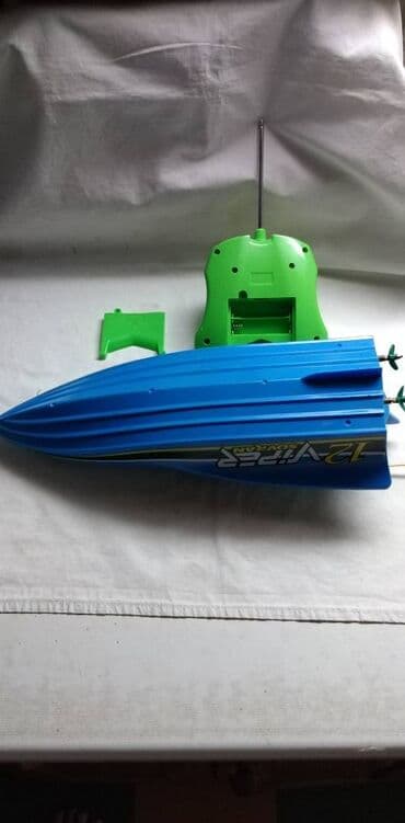 velike lutke za devojcice: Na daljinski gliser Super boat 34 cm. sa original daljincem punjivom — 3
