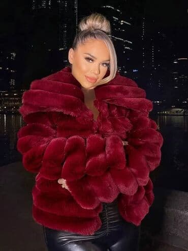 oversize kaputi: ODMAH DOSTUPNO!!! Cena:3900din Vel L (EU 40-42) Dimenzije: Grudi — 2