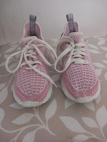 Ocuvane patike, vel 32