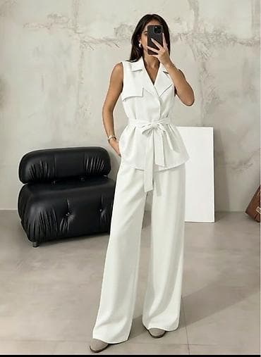 plasticna trska: ✅Ženski komplet – prsluk sa pojasom i široke pantalone
✅3600 din — 4