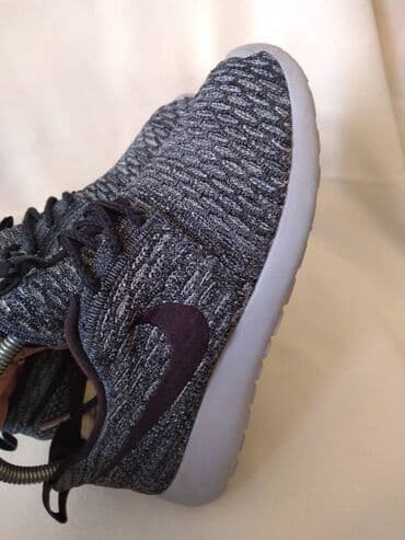 zenske patike n: NIKE original zenske patike br 38, koriscene kratko. Duzina — 8
