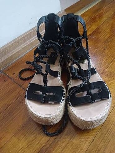 srebrne sandale na štiklu: Sandals, Bershka, 38 — 1
