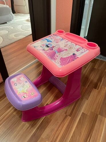 tiffany stolice iznajmljivanje cena: Dečiji set sto i stolica – Barbie motiv Kao na slikama, bez — 1