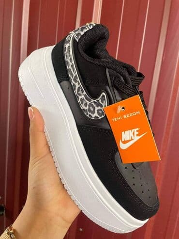 nike react 270: 40 — 4