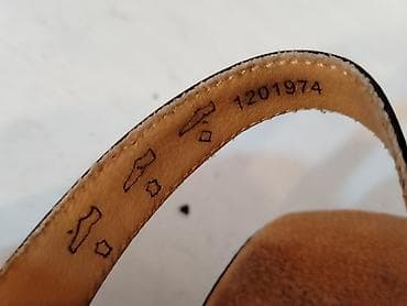 fenjal kozmetika: Medicus Svenja G5 sandale 38-1500 dinara Prirodna koza Odlicno stanje — 4