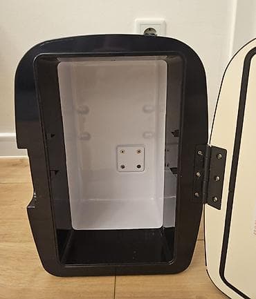 aparat za espresso cena: Mini frizider PININFARINA YT-A-500 Ispravan mini frizider poznatog — 3