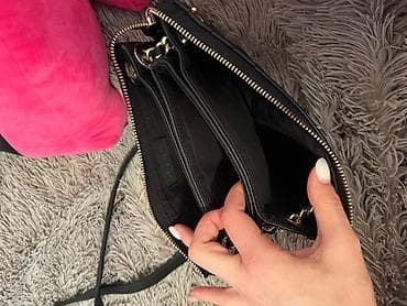Victorias secret original kozna torba snizena 2000 din pkus poklon na lalafo.rs Victorias secret original kozna torba snizena 2000 din pkus poklon