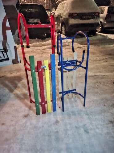 Accessories: Drvene sanke 5300din Metalne vece 5300din Manje metalne 4800din ali — 2