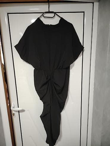 terranova haljina: Crna asimetrična haljina sa drapiranim čvorom - Boja: crna - Kroj — 3