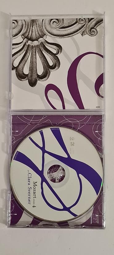 Donji delovi trenerke: ★ Na prodaju kolekcija od komplet 5 kompakt diskova "Mozart por Clara — 5