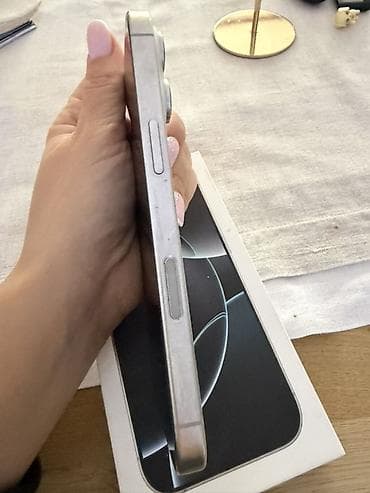 govornica 021 iphone: Apple iPhone 16 Pro – White Titanium, 256 GB - Model: A2933 (prema — 5