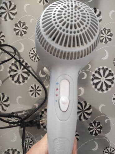 resetke za frizider: Fen za kosu Philips beauty 1600w. Iz uvoza ispravan — 2