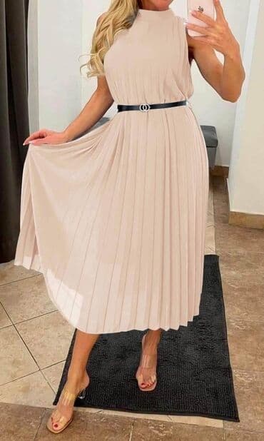 prelepe haljine: Prelepa haljina 
Do xxl
2400din — 5