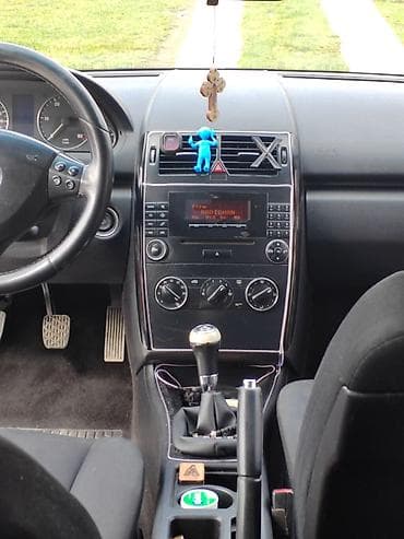 Used Cars: Mercedes-Benz A-klasa (W169) – 5 vrata, srebrna boja Glavne — 5