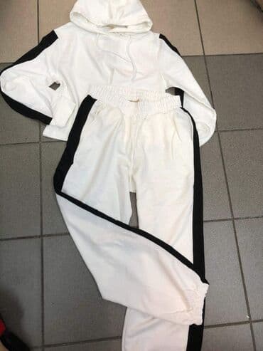 miss chilli akcija: S.m.L. Pamuk. Akcija. 
2400 din — 5