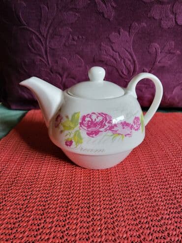Čajnici: Bokalcic nov porcelanski. Bokal. Visina. 9cm. Duzina celog — 3