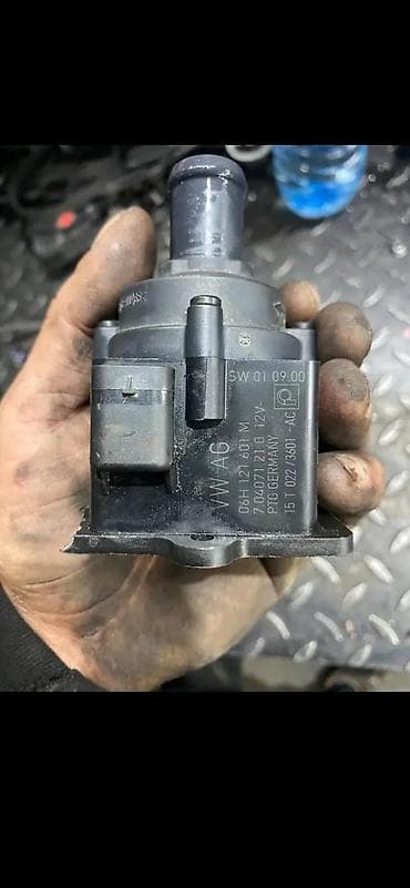 uljna pumpa 2.0 tdi cena: AUDI Q5 2.0 TFSI DELOVI PUMPA VODE 06H121601M | Audi q7 q5 q3 q2 A1 — 2