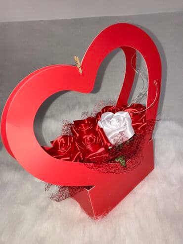 sobno cvece crveni cvet: Poklon box love poklon box love je idealan poklon za dan ljubavi — 1