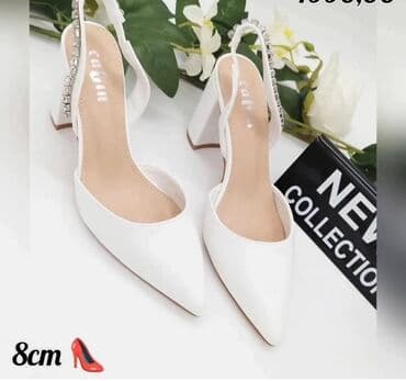 evropski brojevi obuce: Brojevi 36-41
Cena 3200 din — 4