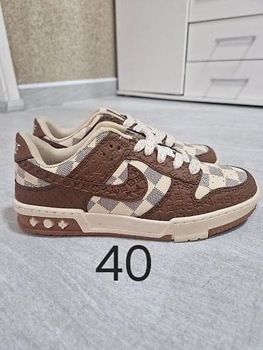 sport vision zenske patike: Patike – veličina 40 - Model niskog profila, ukrštene pertle - Boje — 1