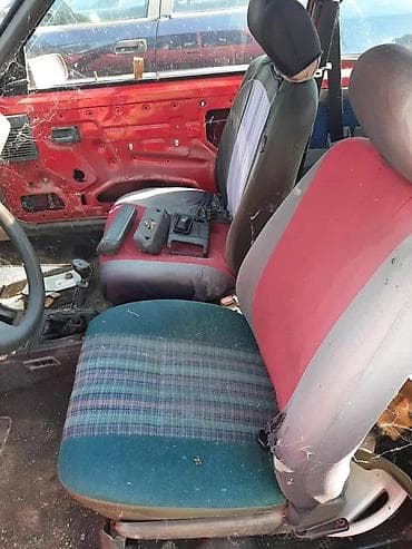 bisage za motor: SEDISTA PEZO 205 3V PREDNJA ZADNJA | Sedista su cela, cena za — 1