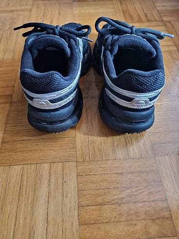 polovna markirana obuca: Lacoste l003 2k24 zenske. Kupljene u Office Shoes-u. Svega par puta — 2