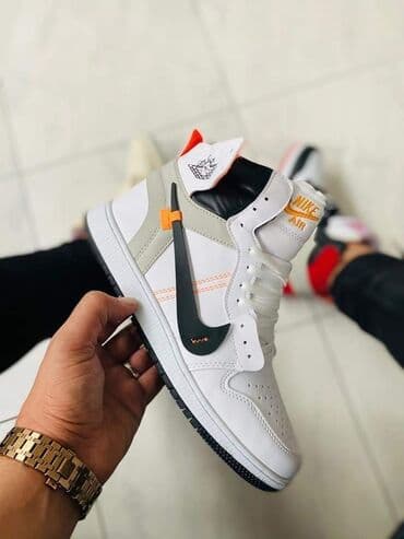 planeta asics patike: Air Jordan
40-44
3400 din — 1