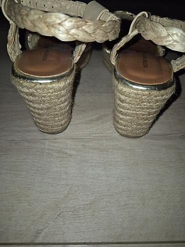 muske cipele od prevrnute koze: Ženske espadrile na punu petu Women’Secret - Model: sandale s punom — 4