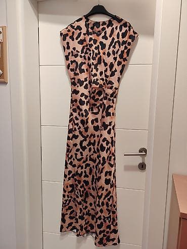 Haljine: Maksi haljina sa leopard printom marke Mona. Haljina ima kratke rukave — 7