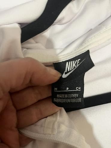 helanke za trening: Nike trenerka sa kapuljačom – bela - Model: sportska dukserica/jakna — 2