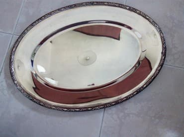 dimenzije kreveta za dvoje: Oval posrebren dimenzije 45x33cm,nekoristen — 2
