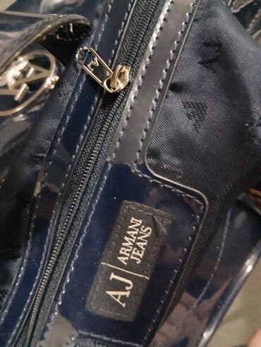 Kaiševi: Torba za rame, Armani Exchange, Materijal: Lakovana koža — 3