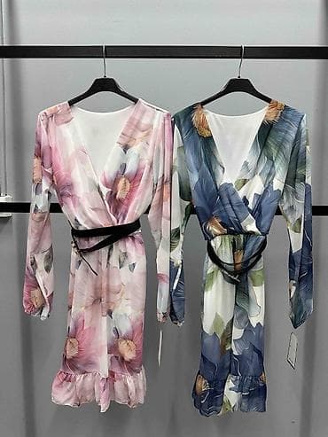 Underwear: 🌺Haljina sa cvetnim printom – model na preklop


✅2500 din — 3