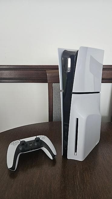 auto l: PlayStation 5 Slim (Disk verzija) - Korišćenje: godinu dana, radi — 1