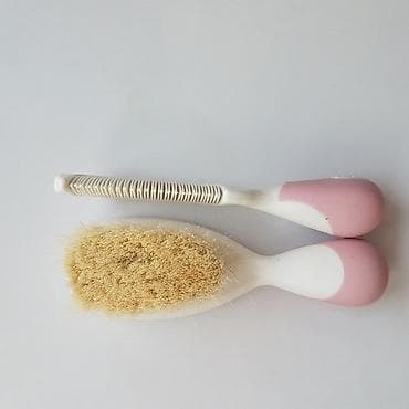 lovacki kompleti za decu: Chicco komplet češalj i četka za bebe od prirodne dlake. NOVO Nasa se — 2