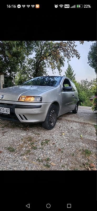 Prodaja automobila: Fiat Punto II, trovratni hečbek, siva metalik boja. Registarske — 5
