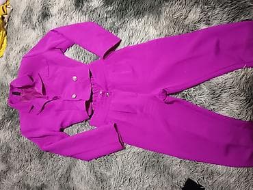 Ženski komplet – sako i pantalone u intenzivnoj fuksija/ljubičastoj na lalafo.rs Ženski komplet – sako i pantalone u intenzivnoj fuksija/ljubičastoj