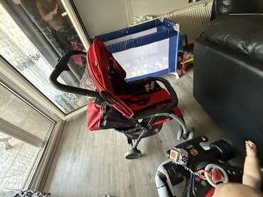 plisana igracka masa i meda igracke: Chicco kišobran kolica u crvenoj boji. Kolica imaju podesivi naslon — 3