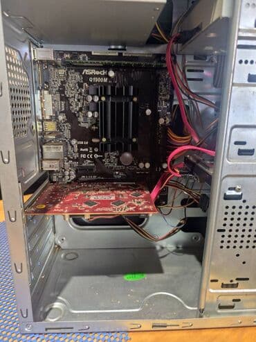 Desktop & Workstation PCs: Kuciste i monitor Ociscen, podignut svez operativni sistem, spreman — 2