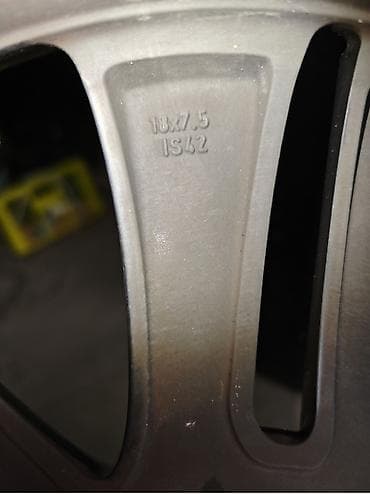 Tyres & Wheels: Set od 4 alu felne sa gumama - Veličina felni: 18 inča - Dizajn: 10 — 5