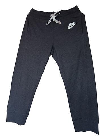 Nike ženske trenerke – model sa 3/4 nogavicama - Boja: tamno siva na lalafo.rs — 1 Nike ženske trenerke – model sa 3/4 nogavicama - Boja: tamno siva — 1