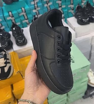 hogl patike: Crne patike – uniseks, niski profil - Materijal: glatka veštačka koža — 1