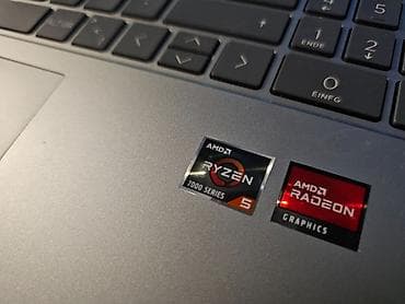 plastation 3: HP 15-fc0008nm (7S4T4EA) laptop - Ekran: 15.6" FHD 1920x1080, IPS — 6